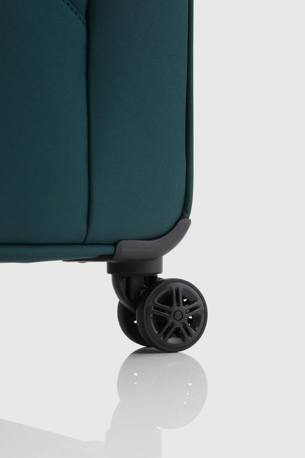 Bamboo Carry-On 54cm Suitcase - Image 6